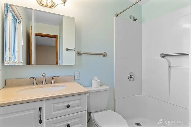 Building Photo - 4500 Acreview Ln