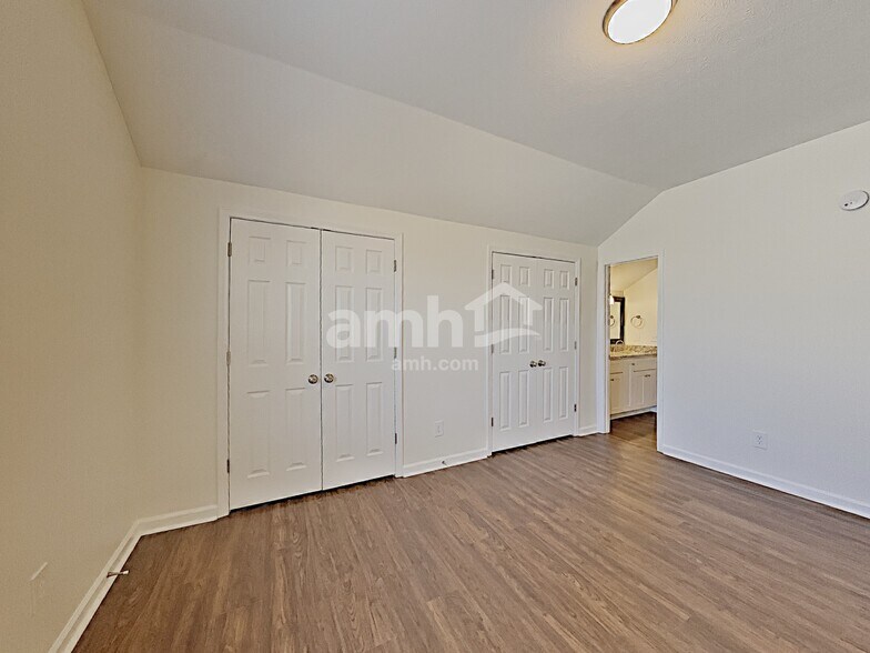Building Photo - 626 Mable Dr