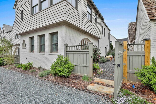 Building Photo - Fully Furnished 3bd/2.5ba Trilith Townhome with Utilities Included
