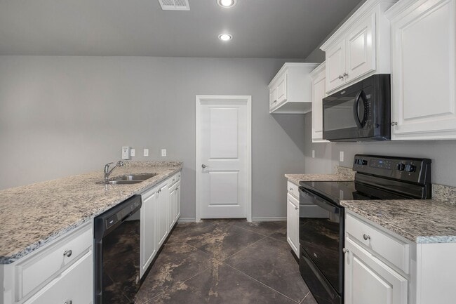 Building Photo - Beautiful home in Tradewinds! Will not last long call today