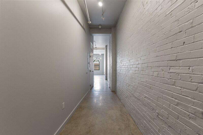 Building Photo - 1006 Olive St