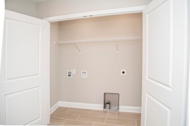 Building Photo - Bellingham Cove Townhome!
