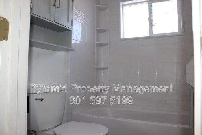 Building Photo - 489 E Center St