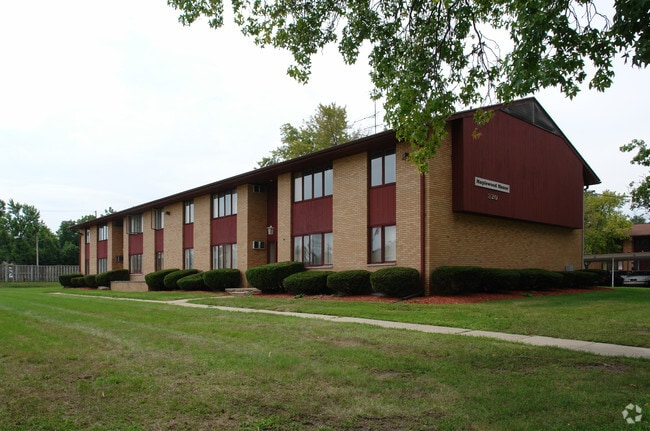 Building Photo - Maplewood Manor Apartments