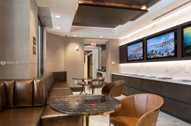 Building Photo - 301 Altara Ave