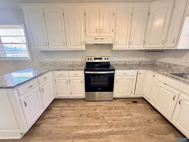 Building Photo - 1576 Hobbs Island Rd SE