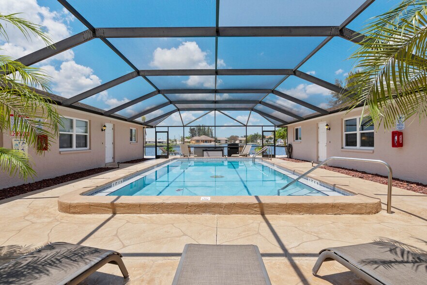 Building Photo - 314 SW 3rd Pl