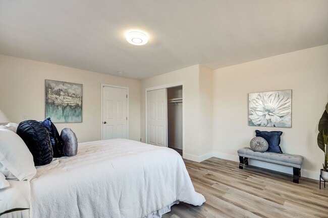 Building Photo - Beautifully Remodeled 3 Bedroom Home Near Stanford & Major Tech Campuses!