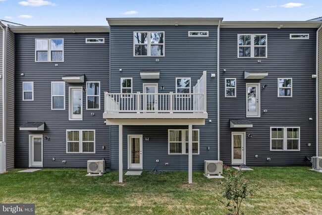 Building Photo - 8256 Longford Rd