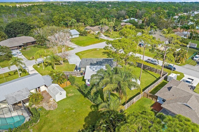 Building Photo - 5854 SE Orange Blossom Trail