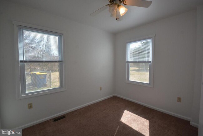 Building Photo - 23 S Upham St