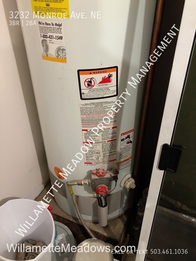 Building Photo - 3232 Monroe Ave NE