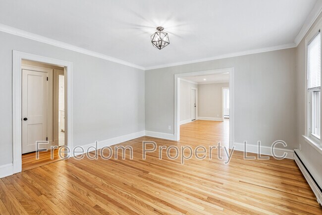 Building Photo - 9 Bretton Rd