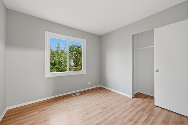 Building Photo - 5039 Chambers Dr