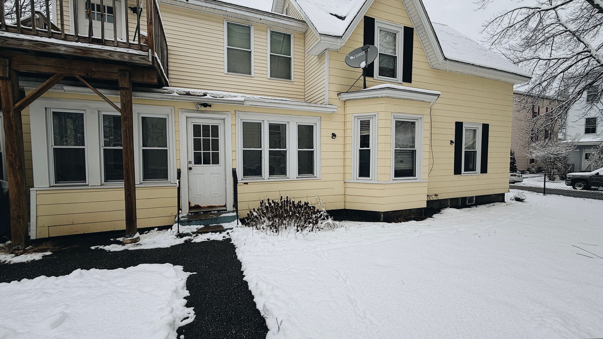 Building Photo - 554 Dubuque St