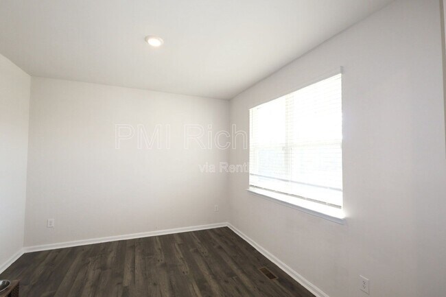Building Photo - 7001 Batten Ct