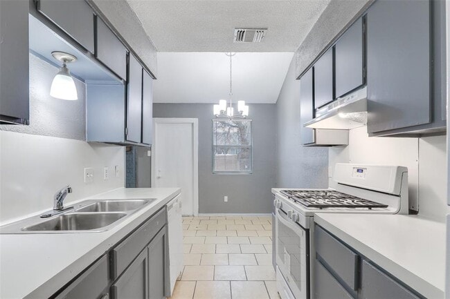 Building Photo - 6605 Deatonhill Dr