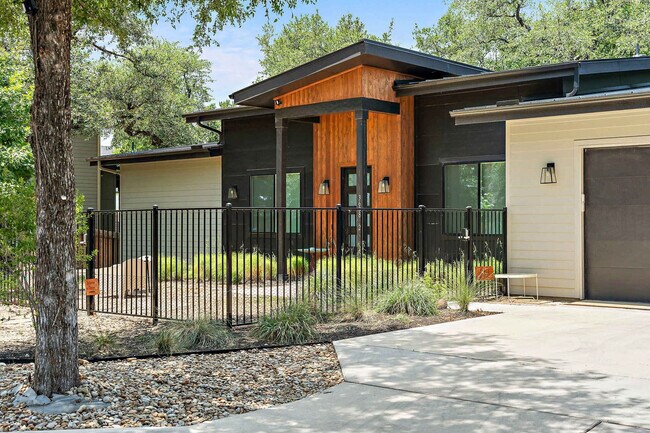 Building Photo - 3608 Pennsylvania Ave