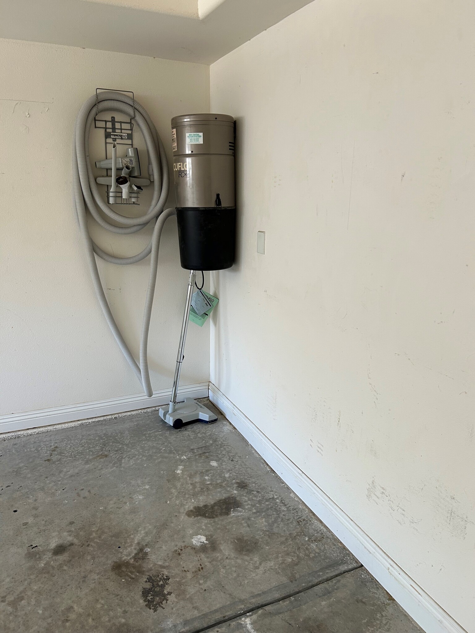 whole house vacuum system in garage - 980 La Costa Ct