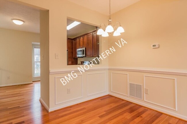 Building Photo - 44126 Tippecanoe Terrace