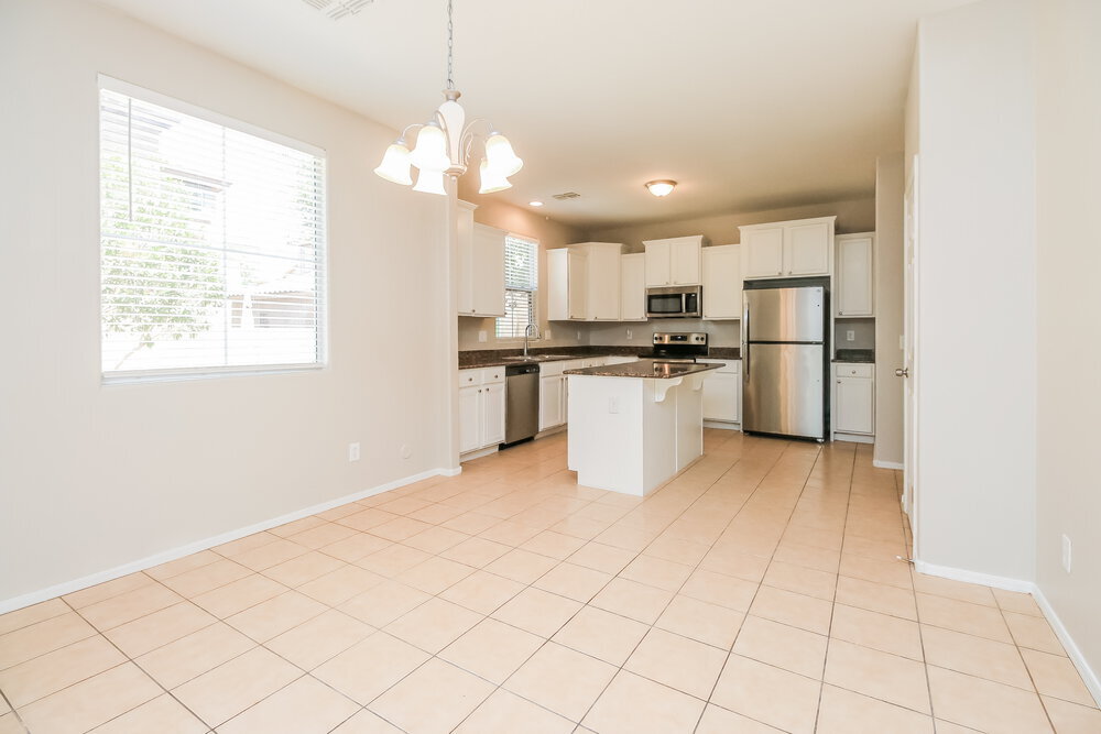 Building Photo - 4254 E Carla Vista Dr