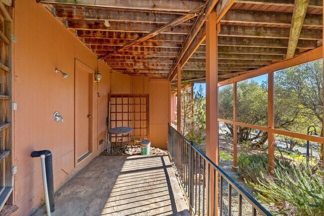 Building Photo - Amazing Apple Valley Home