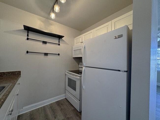 Building Photo - 24862 US Hwy 19 N