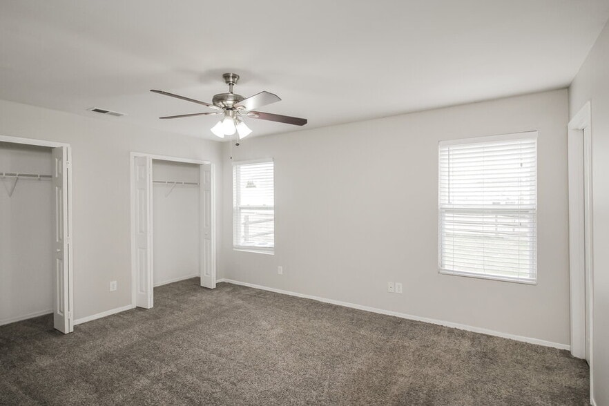 Building Photo - 8145 Rosberg Ln