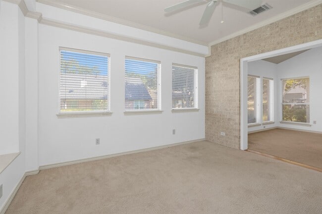 Building Photo - 106 Fairway View Ct