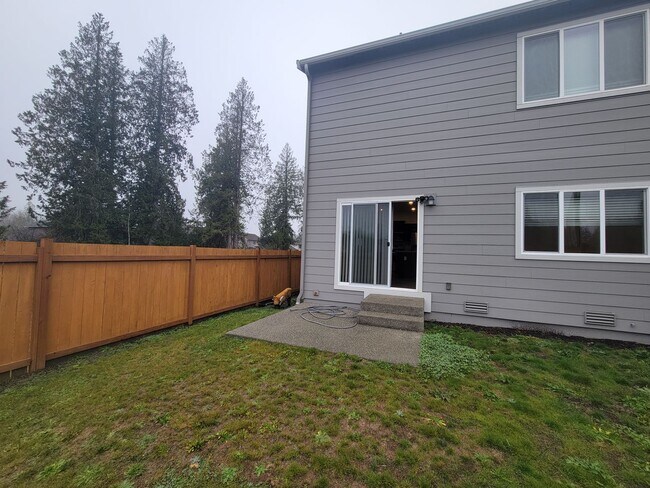 Building Photo - Spacious Bremerton 3 Bedroom, Available Now!