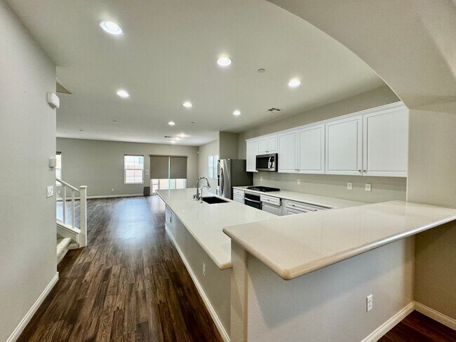 Building Photo - Cadence Home For Rent! City/Strip View, Roof Top Sky Deck!