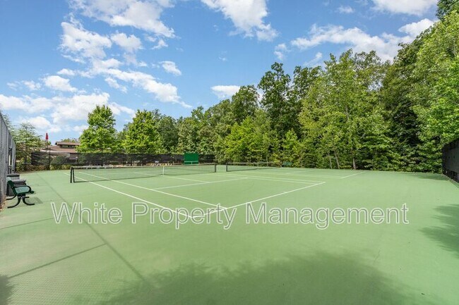 Building Photo - 209 Forsythia Ln