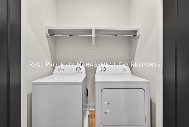 Building Photo - 2109 23rd Ave N