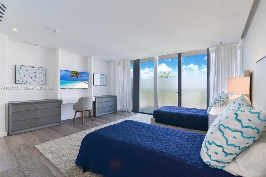 Building Photo - 9501 Collins Ave
