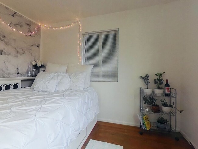 Building Photo - Huge 2 story 8 bed room Home: a hop and a skip from SDSU!  You will never be late to class!