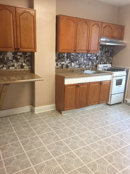 Building Photo - 2138 E Oliver St