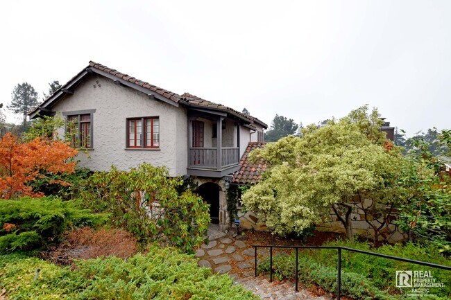 Primary Photo - Timeless 4 Bedroom in West Montclair