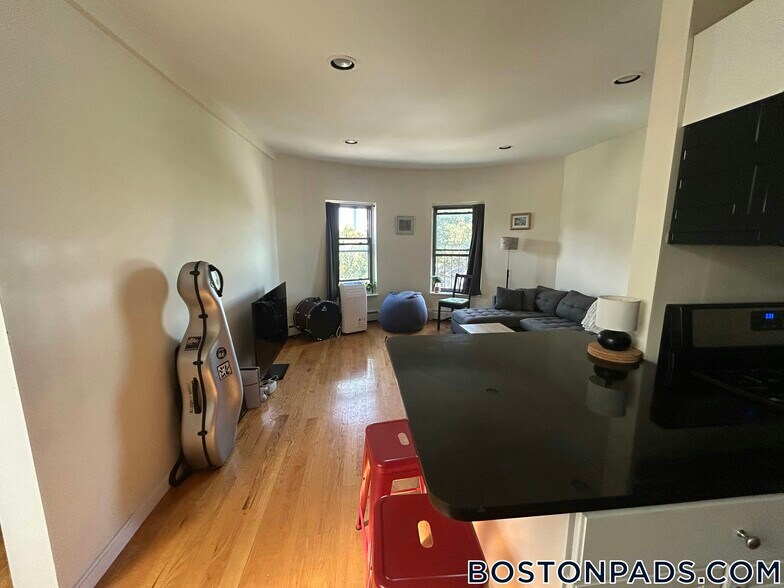 Building Photo - 57 Dudley St