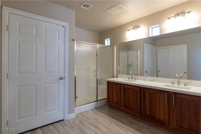 Building Photo - 8688 Little Fox St