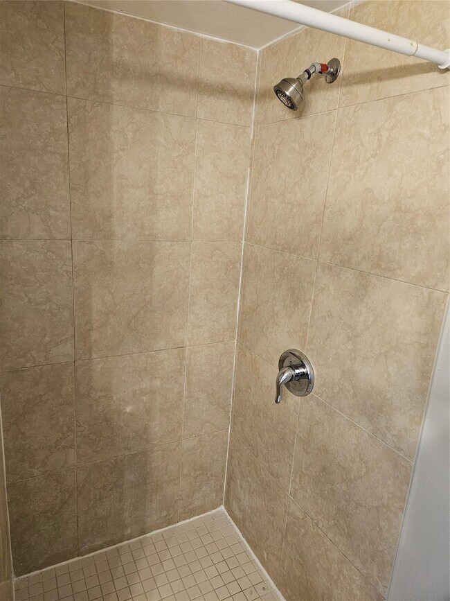 Building Photo - 2586 NW 58th Ave