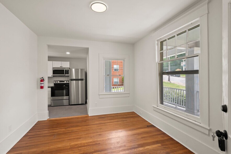 Building Photo - 1407 Clover St NW
