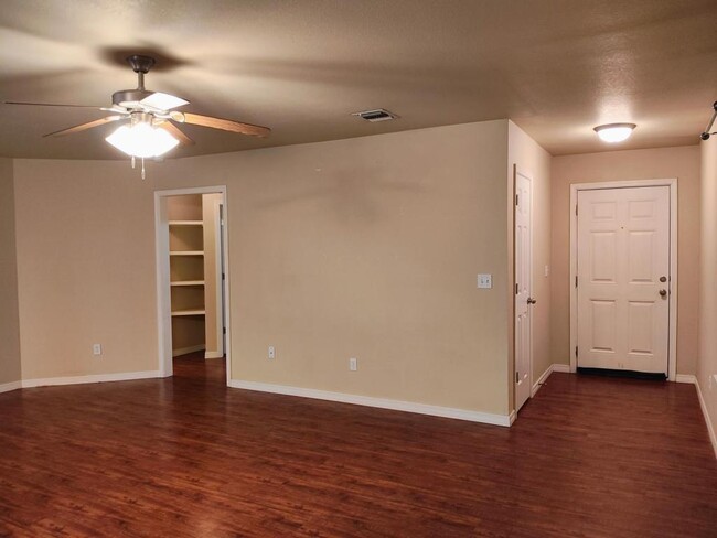 Building Photo - 2813 Conner Dr