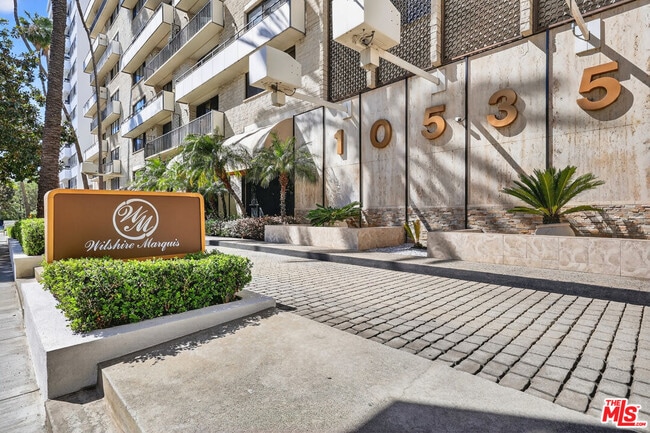 Building Photo - 10535 Wilshire Blvd
