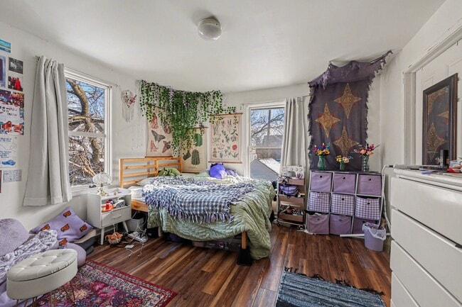 Building Photo - 412 N Thayer St