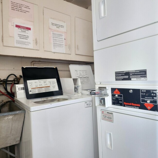 Building Photo - 10332 S Komensky Ave