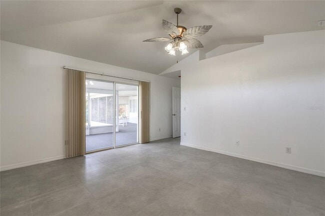 Building Photo - 1694 Town Park Dr