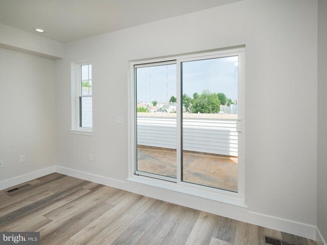 Building Photo - 303 Fountain St