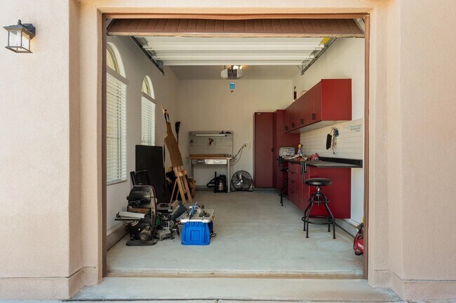 Building Photo - 1720 Mount Hood Trl NW
