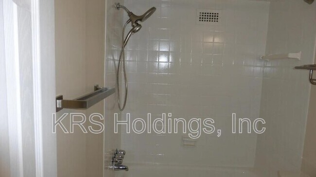 Building Photo - 1300 Army Navy Dr