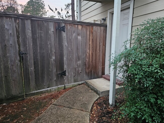 Building Photo - 35 S Avonlea Cir